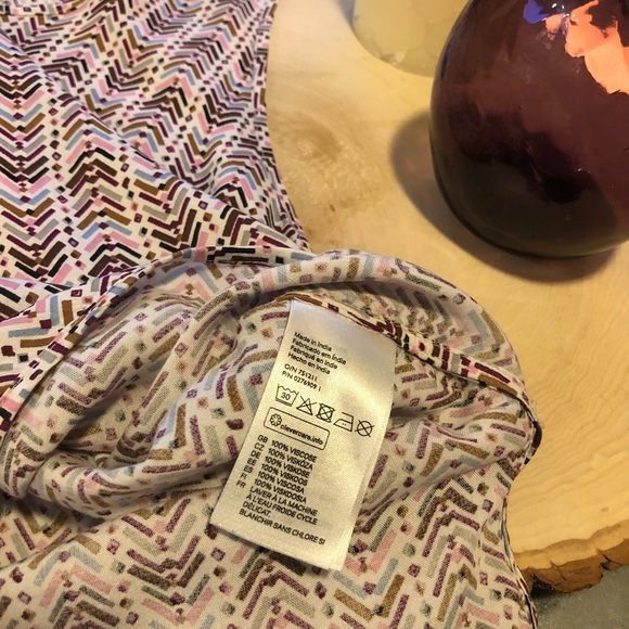 2[H & M] Multi colored dressy tank - Picture 3 of 3